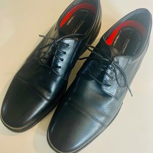 Like New Mens Rockport Charles Road Cap Toe Size 10.5 Shoes